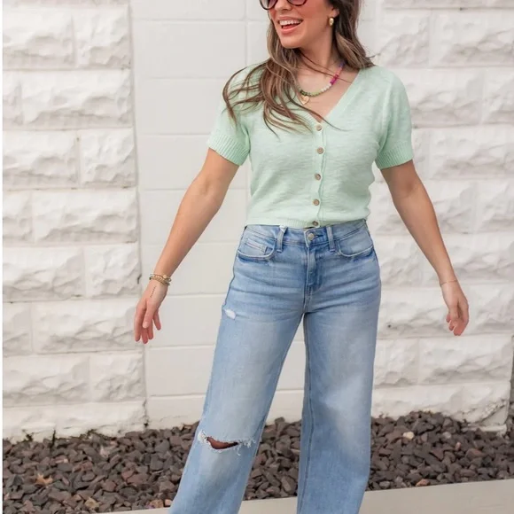 Mint Green Button-Up Women's Top - Picture 4 of 4